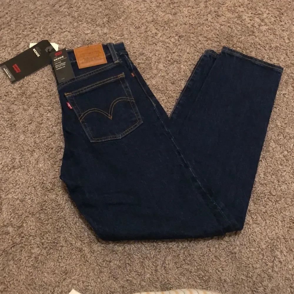 New Levi’s High Rise Wedgie Jeans 👖 Mom style Jeans